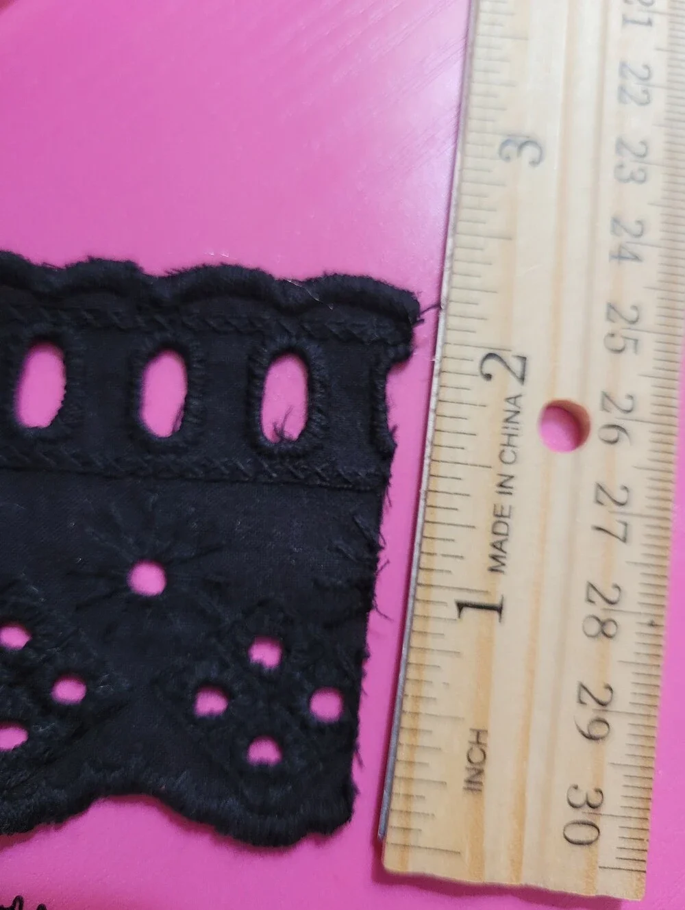 Bundle Of 5 Miscellaneous Black And White Trims See Description (1579)